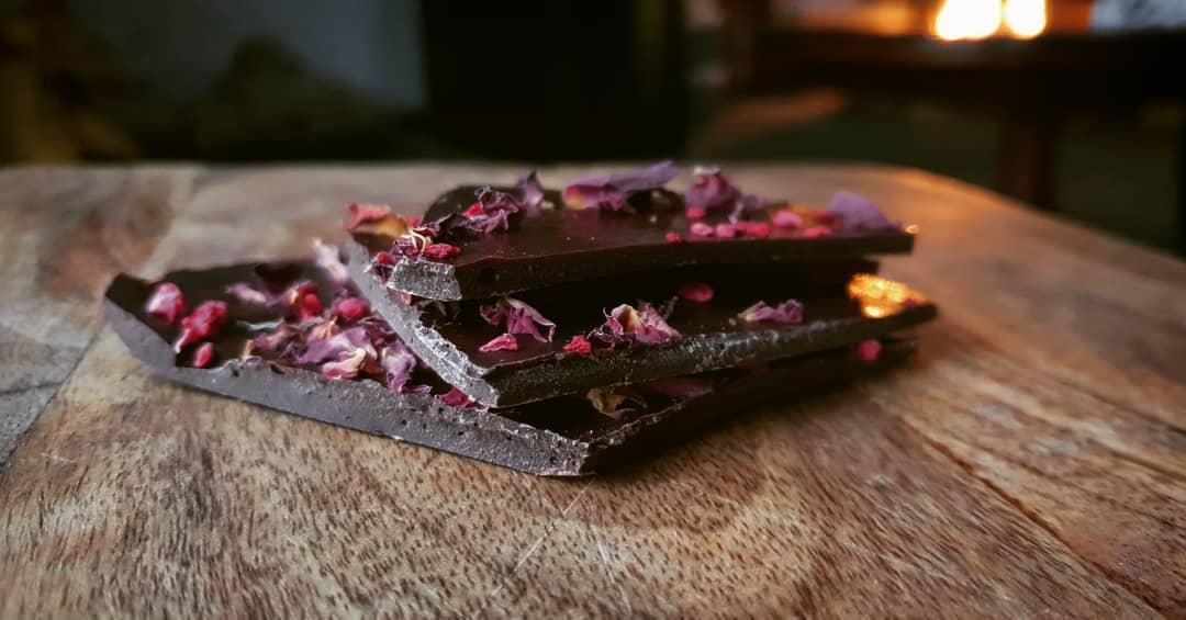 NearyNógs Slates Raspberry & Rose - 60% Dark Chocolate with Raspberry and Rose Petals, 80g